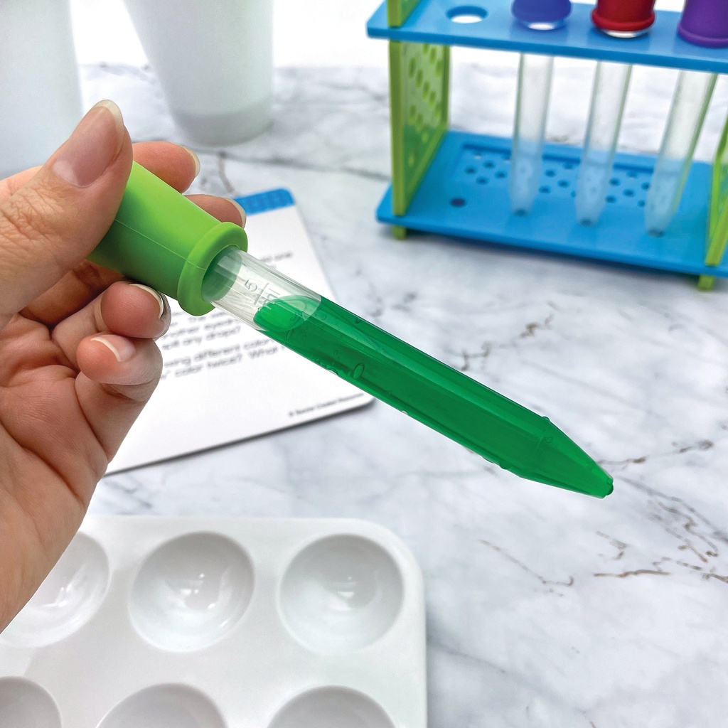 Up-Close Science: Eyedroppers & Spot Plates Activity Set